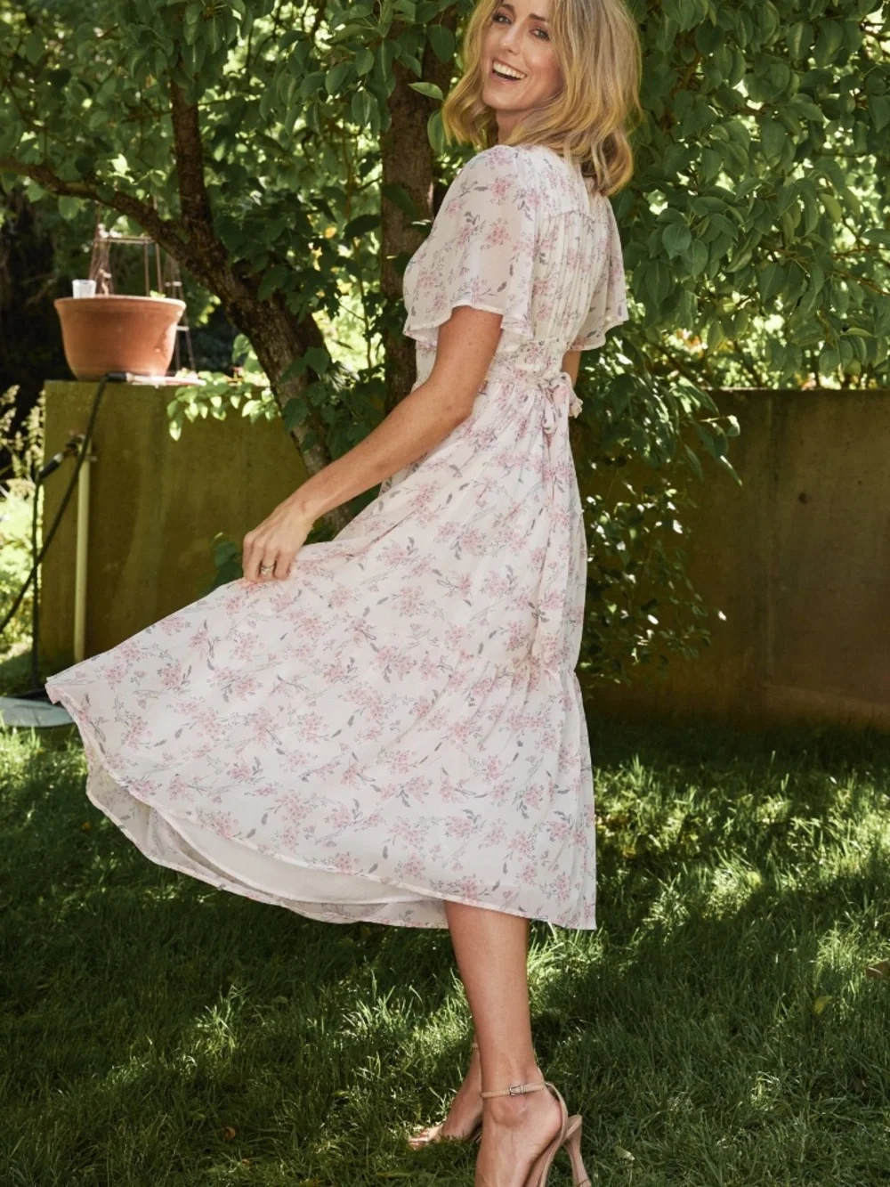 Baltic Born Iris Midi Dress | Blush Floral Size LL - Picture 4 of 5